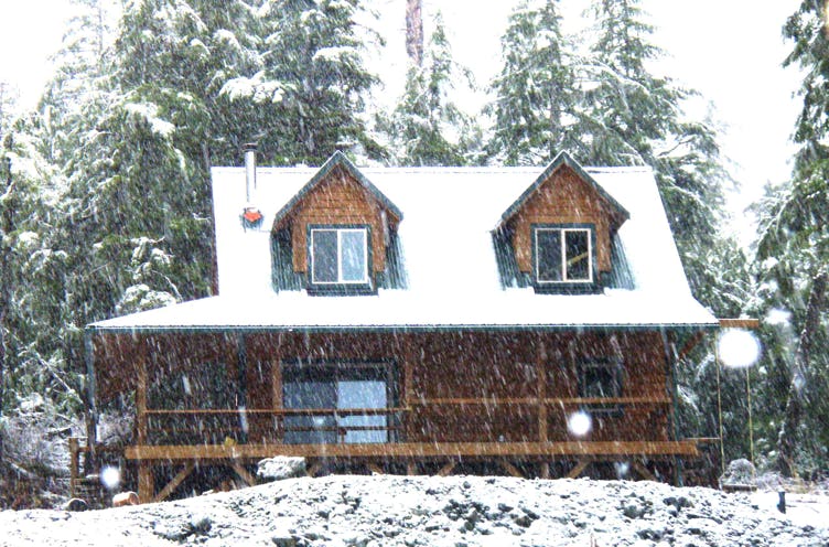 20x30 1.5 Story Cottage from CountryPlans.com by Mike in the snow 20x30 1.5 Story Cottage from CountryPlans.com by Mike in the snow